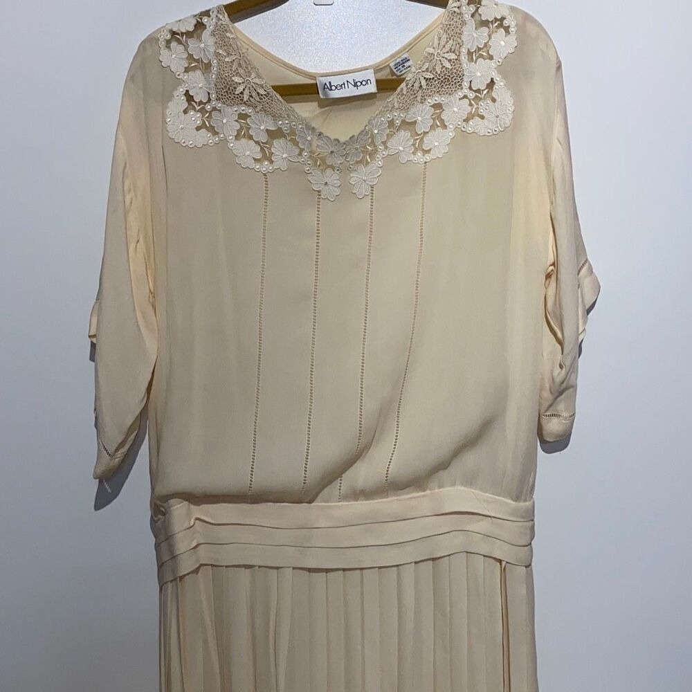 Albert Nipon Vintage Cream Silk Floral Lace Pleated Drop Waist Dress‎ Size 10
